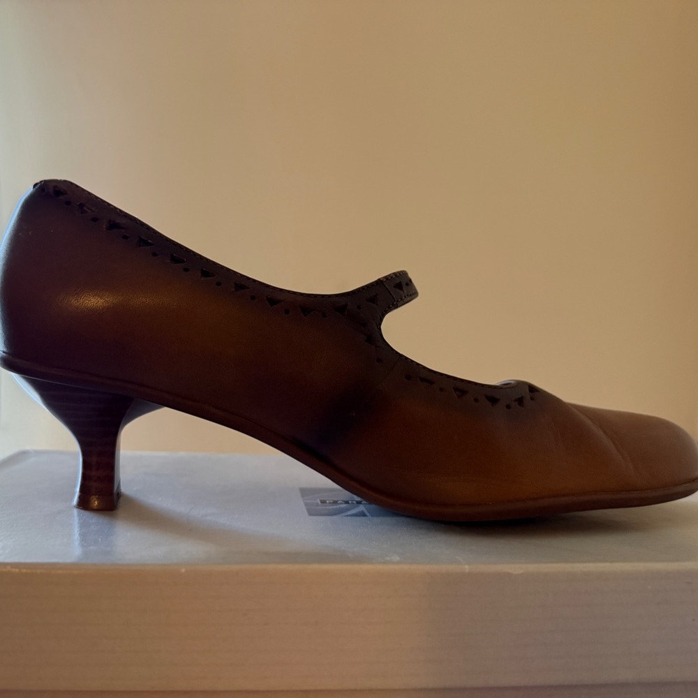 Chic Brown Women's Kitten Heels
